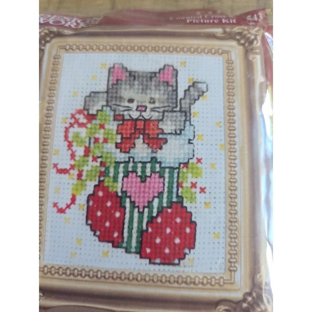 Cat CROSS STITCH KIT Design Works Cat/Kitten 